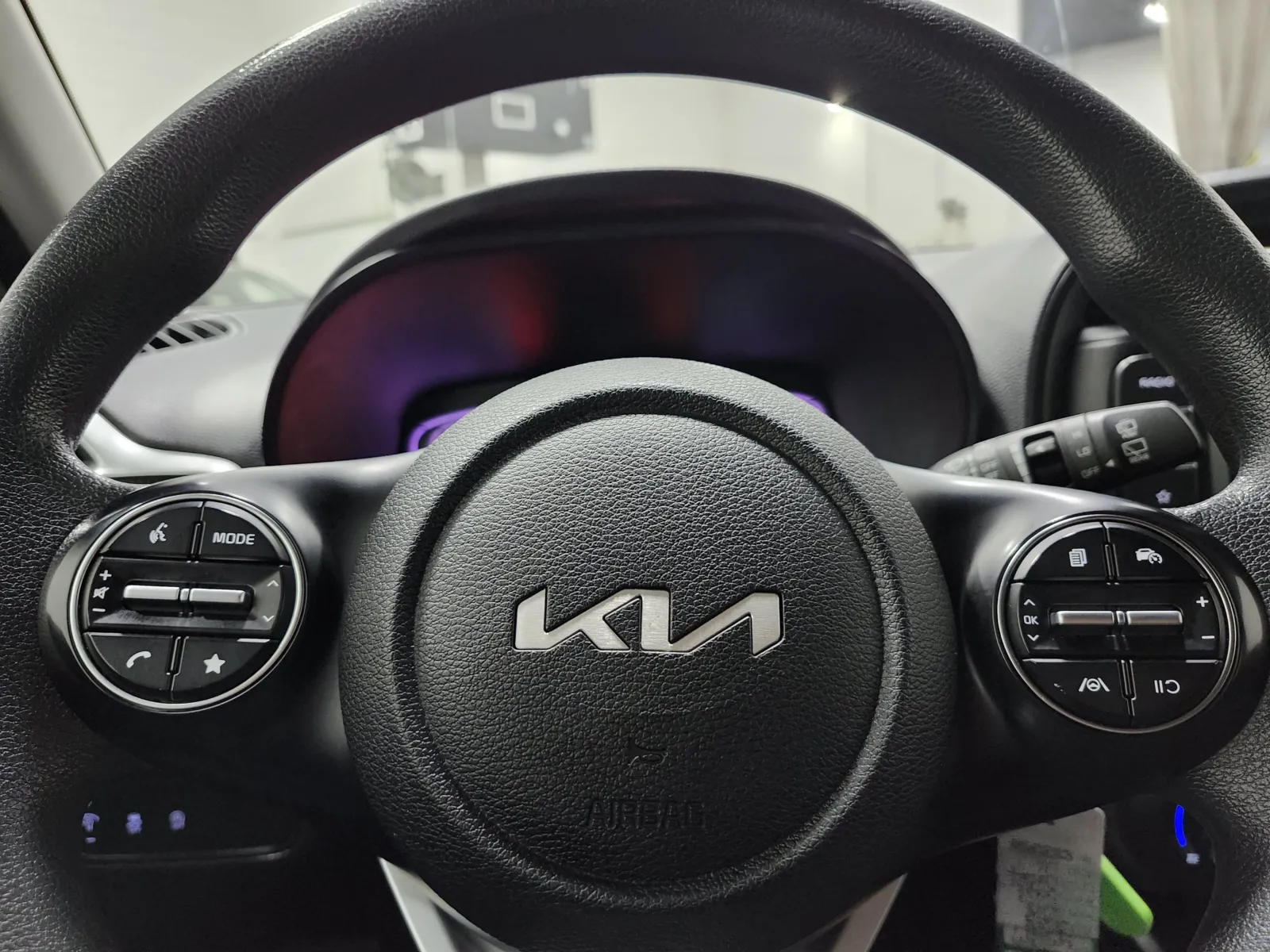2023 Kia Soul LX - Photo 25