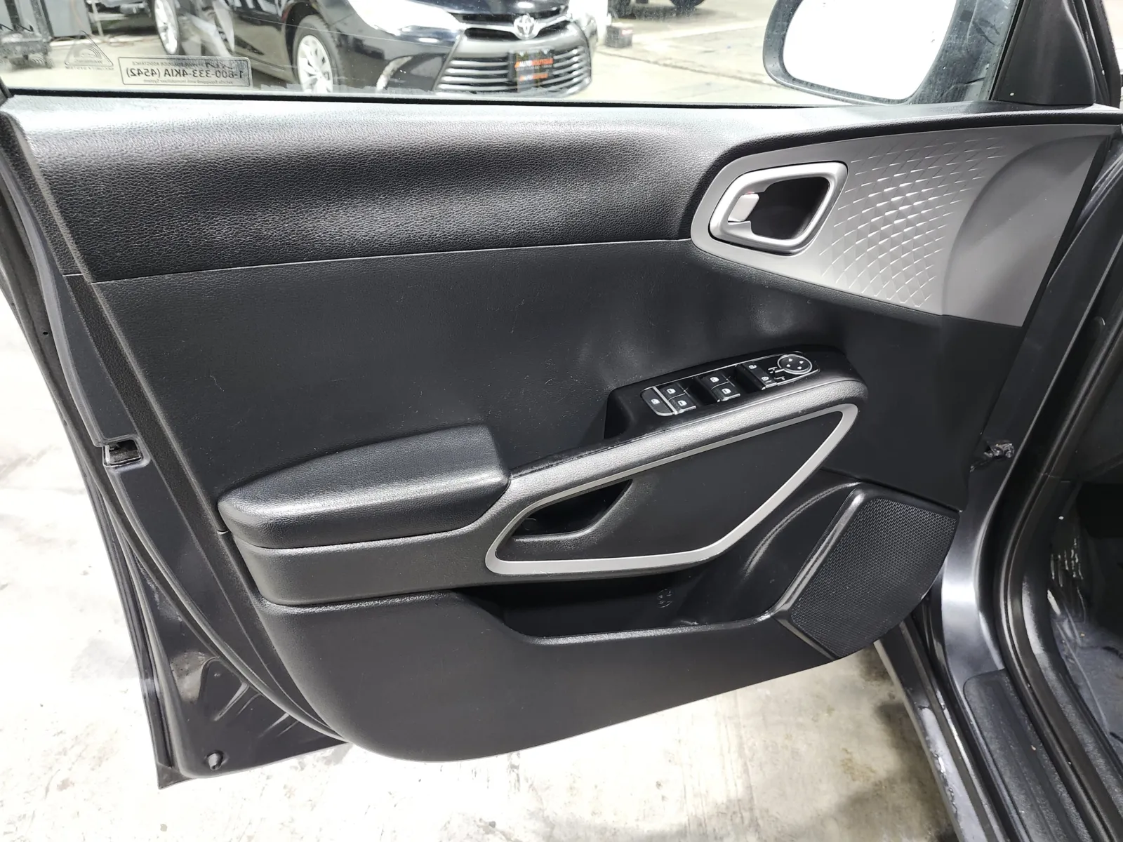2023 Kia Soul LX - Photo 23