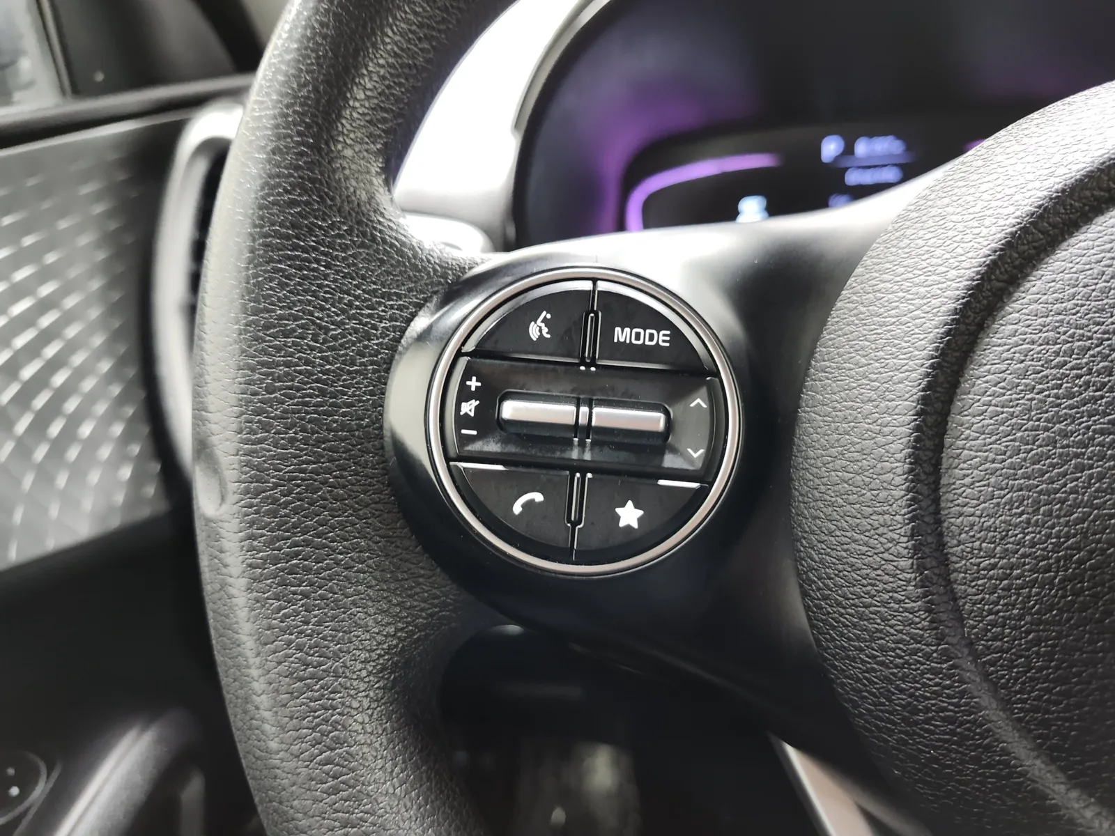 2023 Kia Soul LX - Photo 32