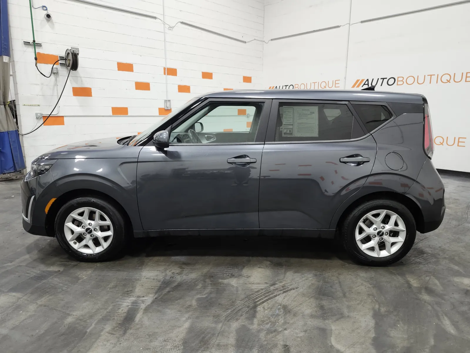 2023 Kia Soul LX - Photo 13