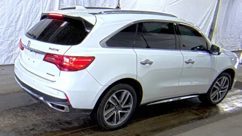 More photos of 2018 Acura MDX w/Advance/Entertainment Pkg at Auto Boutique Ohio, OH
