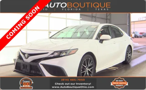 White 2022 Toyota Camry SE for sale in Columbus, OH