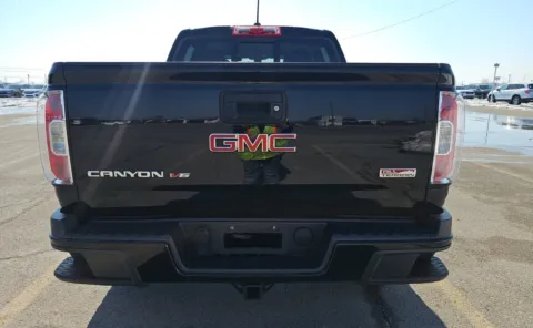 More photos of 2018 GMC Canyon 4WD All Terrain w/Cloth at Auto Boutique Ohio, OH