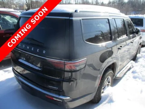 More photos of 2022 Jeep Wagoneer Series I at Auto Boutique Ohio, OH