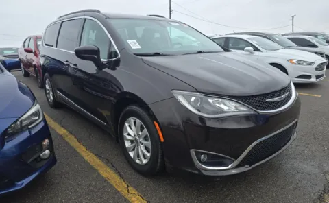 Another view of 2017 Chrysler Pacifica Touring-L for sale in Columbus, OH at Auto Boutique Ohio