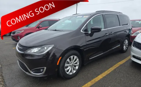 Unknown 2017 Chrysler Pacifica Touring-L for sale in Columbus, OH