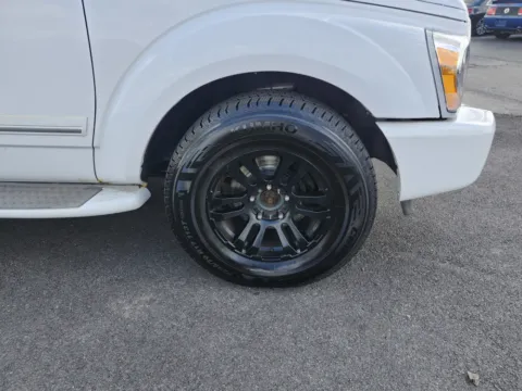 More photos of 2004 Dodge Durango Limited at Auto Boutique Ohio, OH