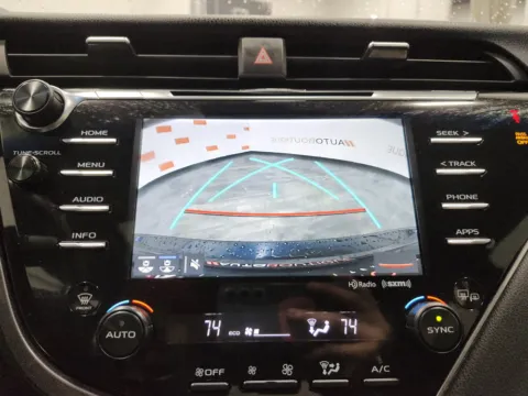 More photos of 2018 Toyota Camry Hybrid SE at Auto Boutique Ohio, OH