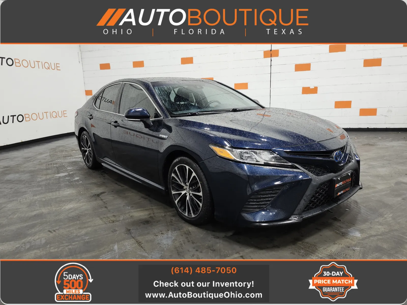 Blue 2018 Toyota Camry Hybrid SE for sale in Columbus, OH