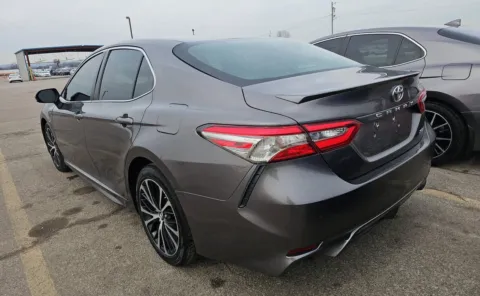 More photos of 2018 Toyota Camry SE at Auto Boutique Ohio, OH