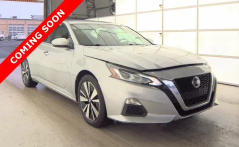 Another view of 2022 Nissan Altima 2.5 SV for sale in Columbus, OH at Auto Boutique Ohio