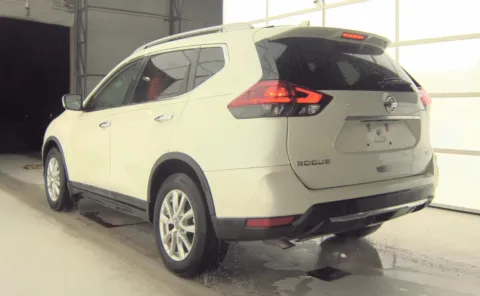 More photos of 2018 Nissan Rogue SV at Auto Boutique Ohio, OH