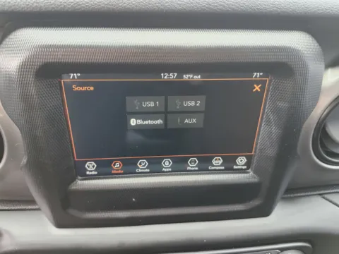 More photos of 2020 Jeep Gladiator Sport S at Auto Boutique Ohio, OH