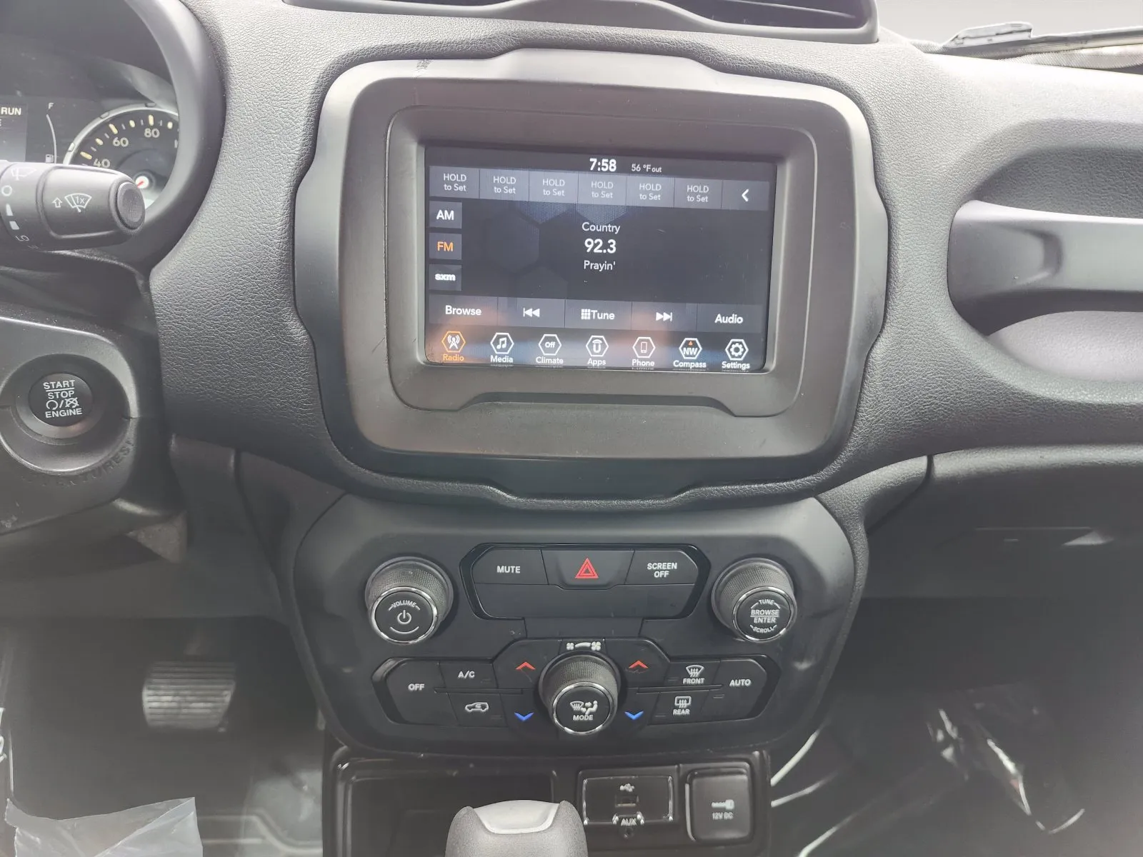 Jeep Renegade photo 26