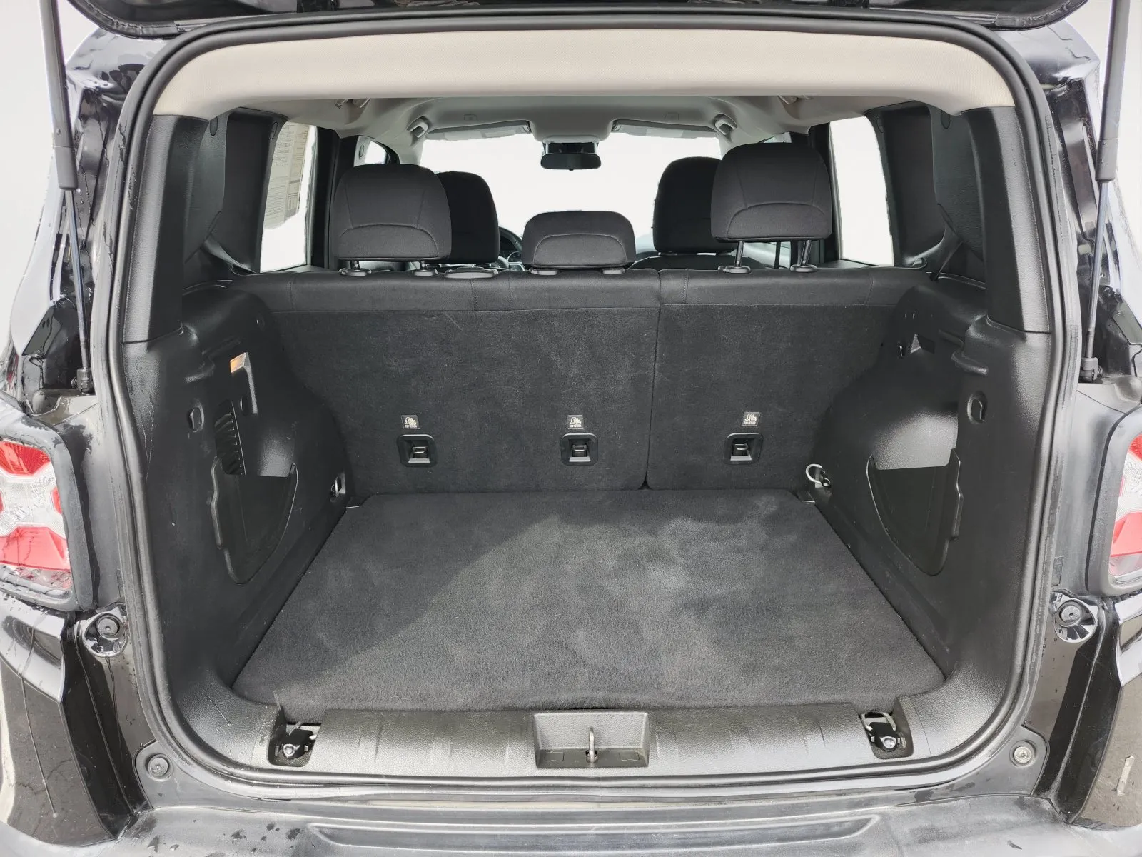 Jeep Renegade photo 19