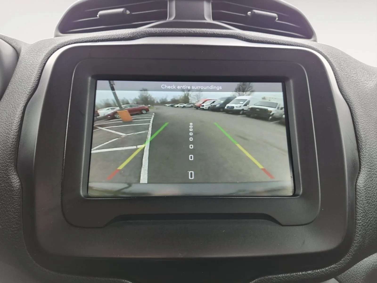 Jeep Renegade photo 2