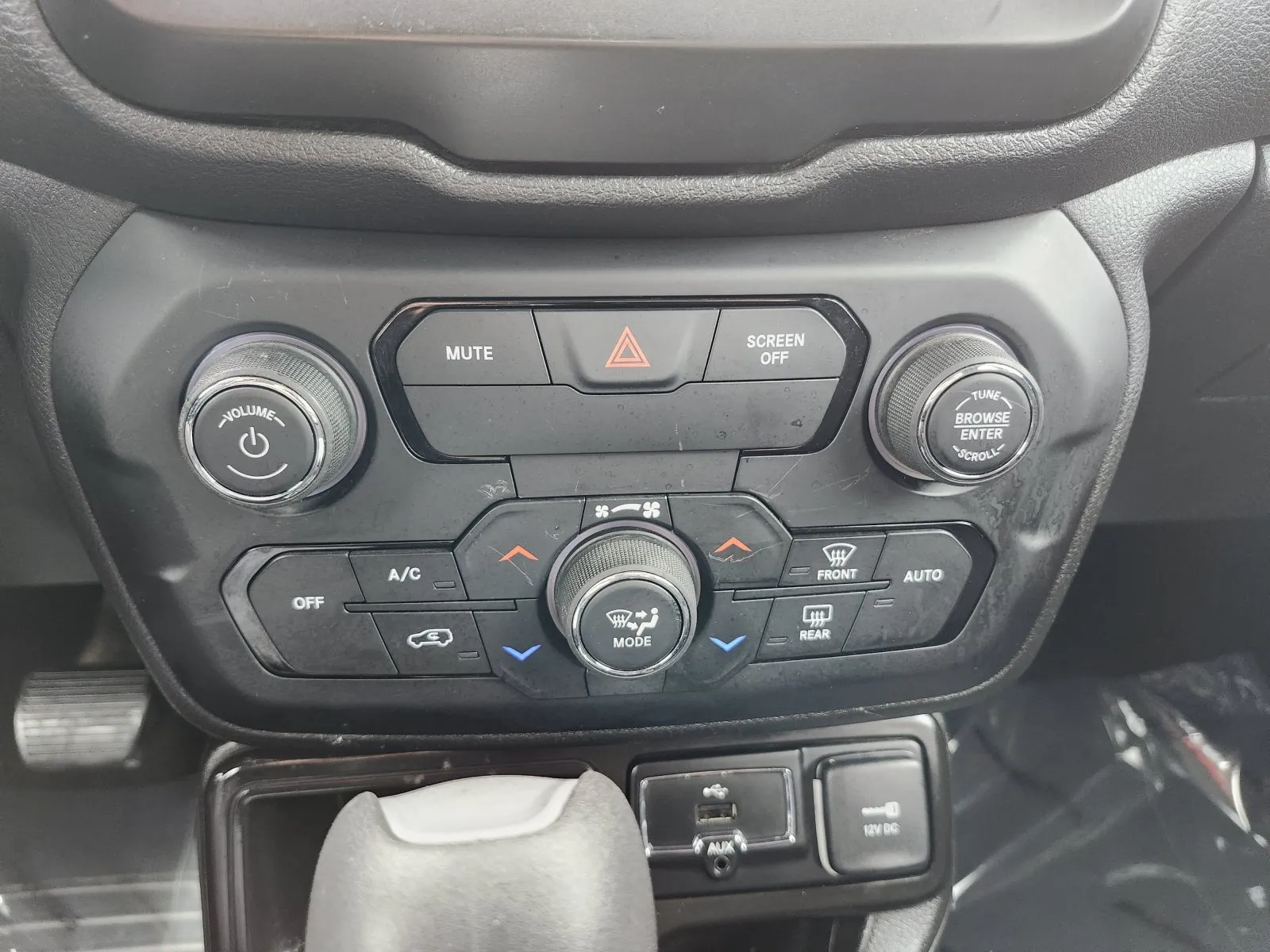 Jeep Renegade photo 27