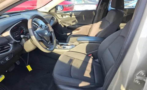 More photos of 2016 Chevrolet Malibu LT at Auto Boutique Ohio, OH