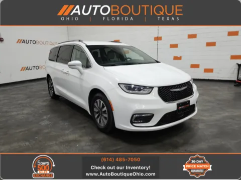 White 2021 Chrysler Pacifica Hybrid Touring L for sale in Columbus, OH