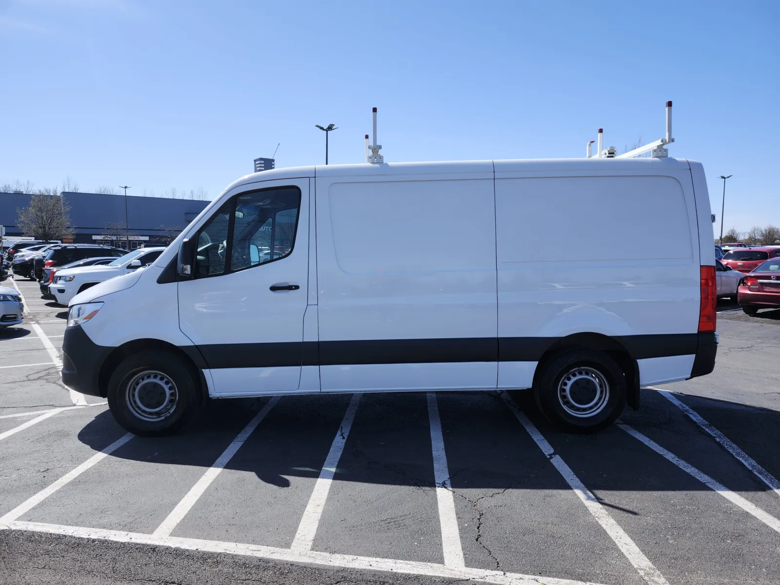 Mercedes-Benz Sprinter photo 14