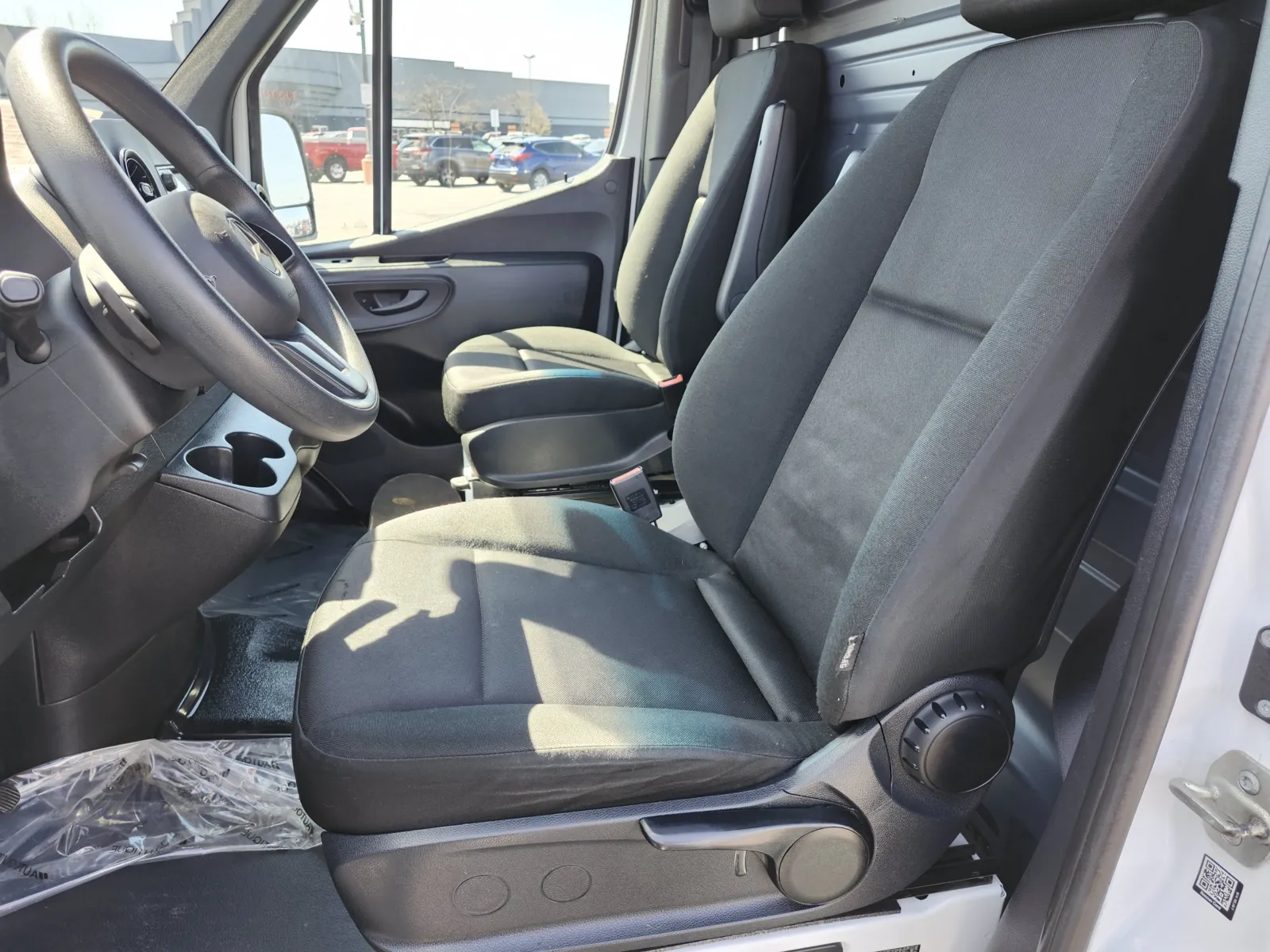 Mercedes-Benz Sprinter photo 25