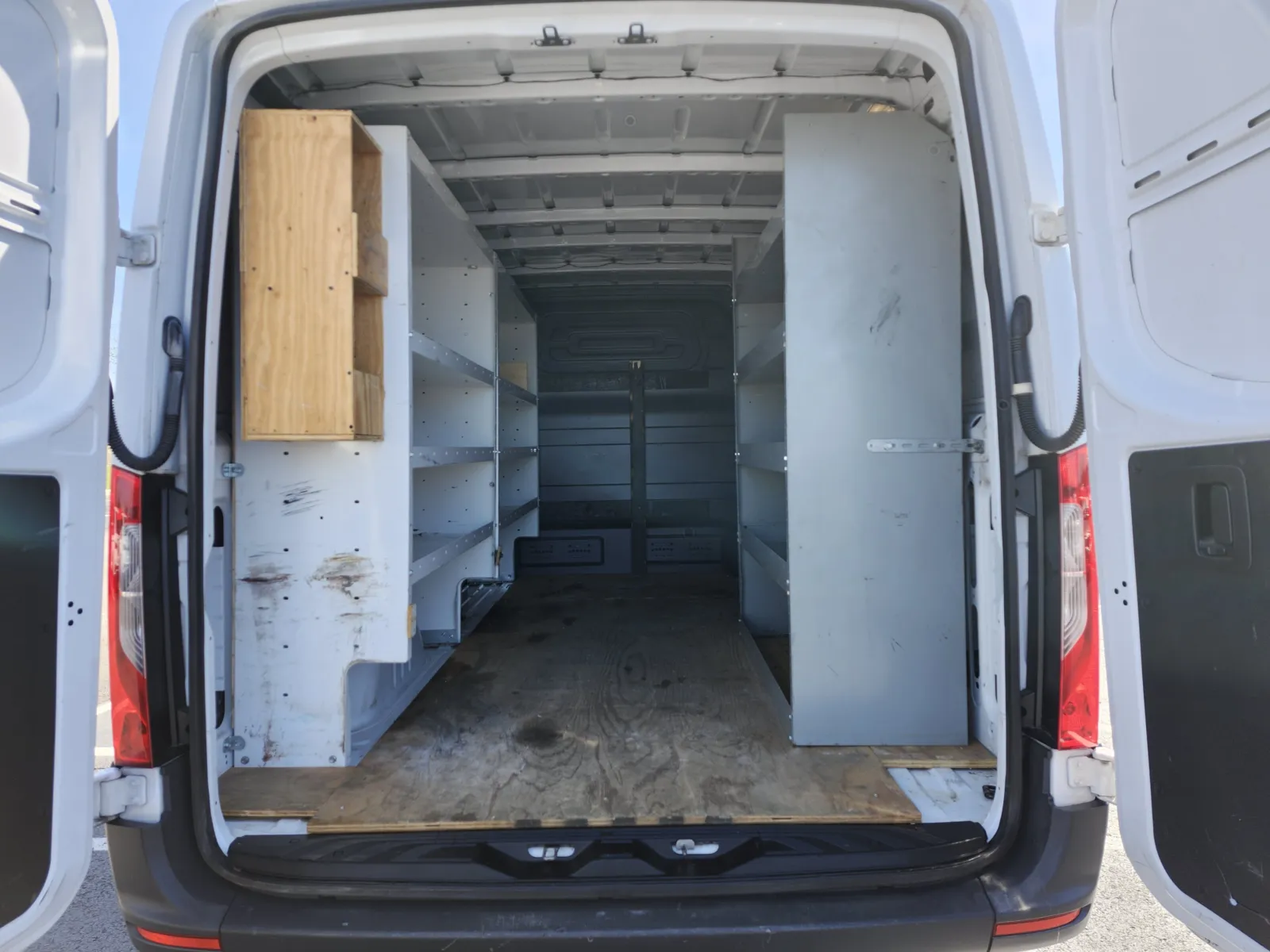 Mercedes-Benz Sprinter photo 22