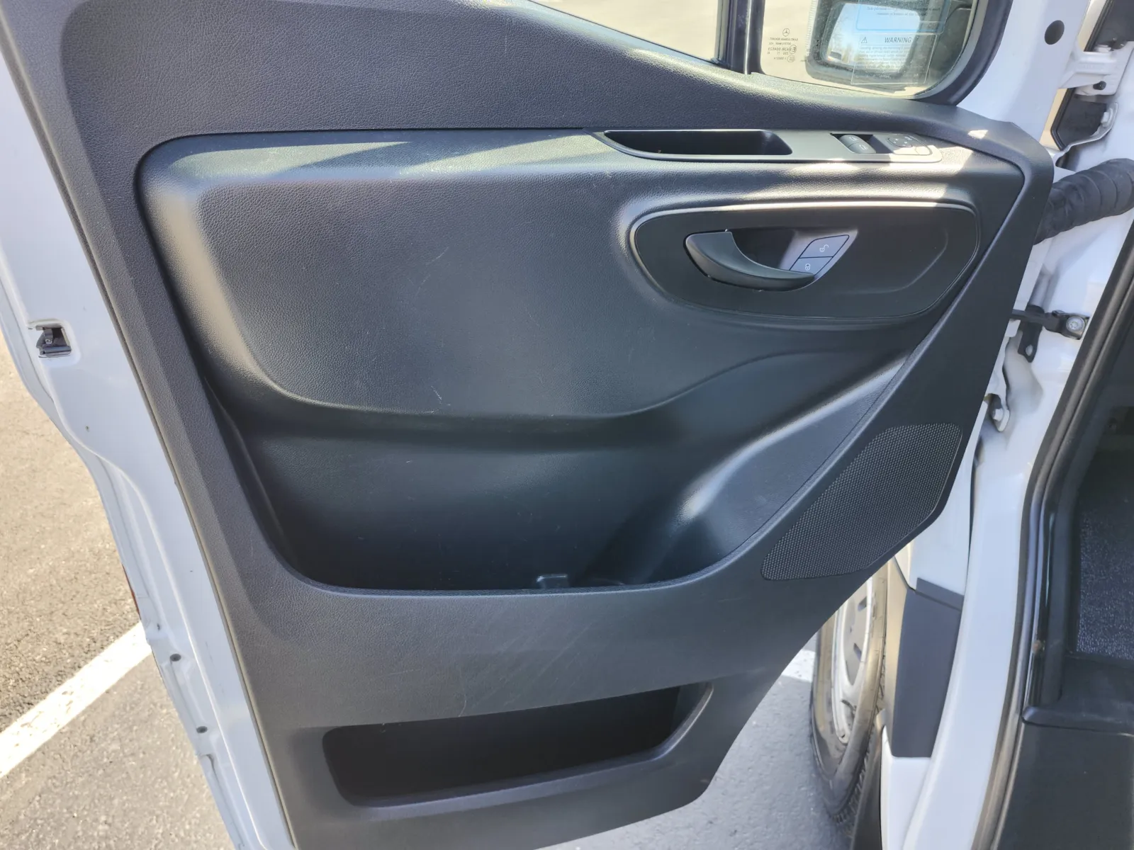 Mercedes-Benz Sprinter photo 26