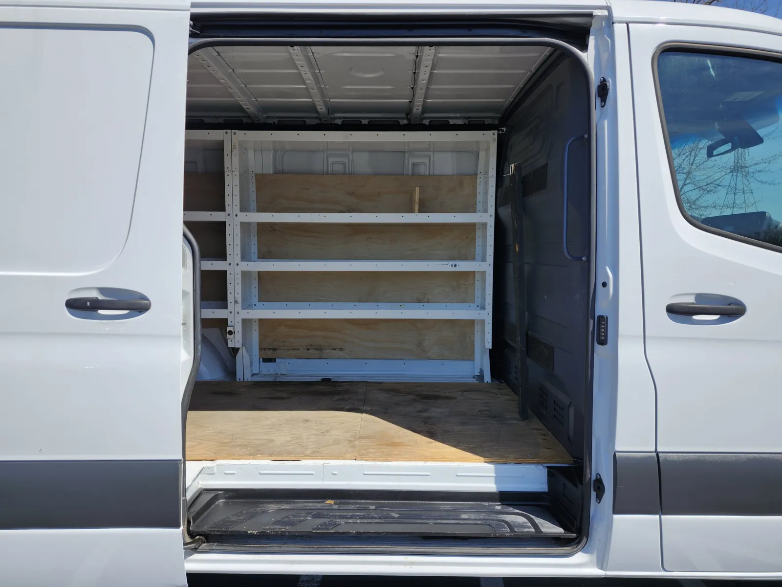 Mercedes-Benz Sprinter photo 19