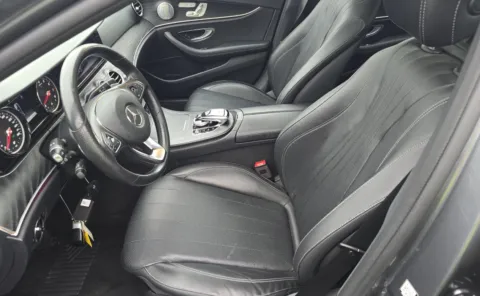 More photos of 2018 Mercedes-Benz E-Class E 400 at Auto Boutique Ohio, OH