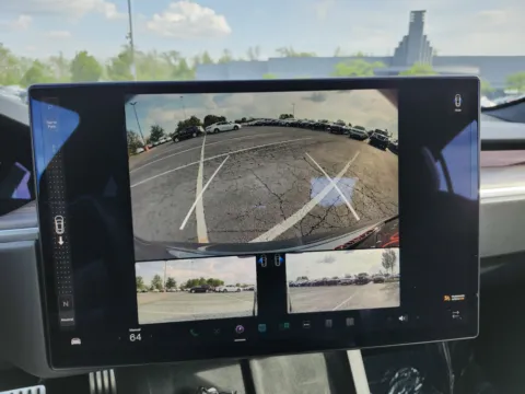 More photos of 2022 Tesla Model S at Auto Boutique Ohio, OH