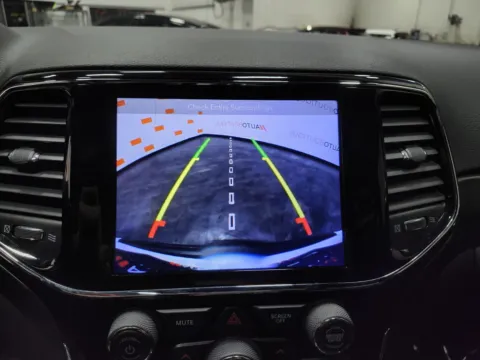 More photos of 2019 Jeep Grand Cherokee Altitude at Auto Boutique Ohio, OH