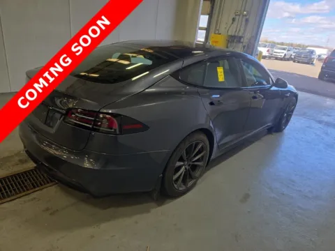 More photos of 2022 Tesla Model S at Auto Boutique Ohio, OH