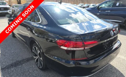 More photos of 2021 Volkswagen Passat 2.0T SE at Auto Boutique Ohio, OH
