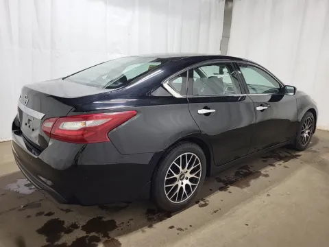 More photos of 2018 Nissan Altima 2.5 S at Auto Boutique Ohio, OH