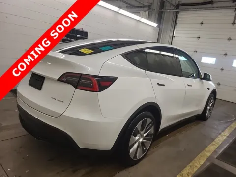 More photos of 2021 Tesla Model Y Long Range at Auto Boutique Ohio, OH