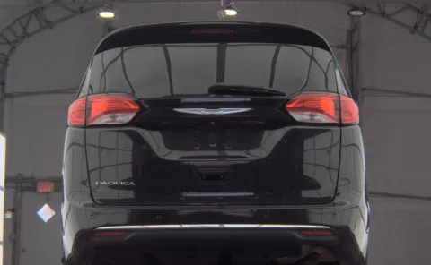 More photos of 2017 Chrysler Pacifica Touring-L at Auto Boutique Ohio, OH