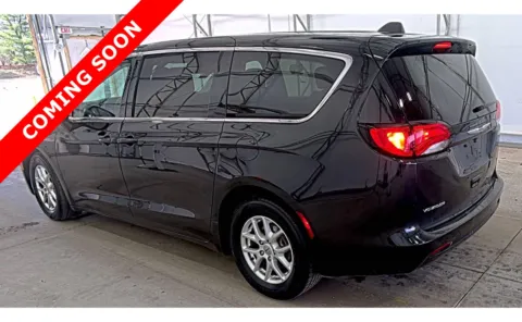 More photos of 2022 Chrysler Voyager LX at Auto Boutique Ohio, OH