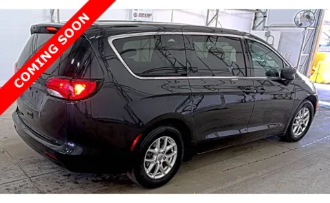 More photos of 2022 Chrysler Voyager LX at Auto Boutique Ohio, OH