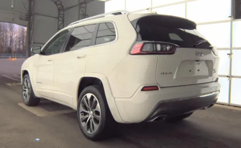 Another view of 2019 Jeep Cherokee Overland for sale in Columbus, OH at Auto Boutique Ohio
