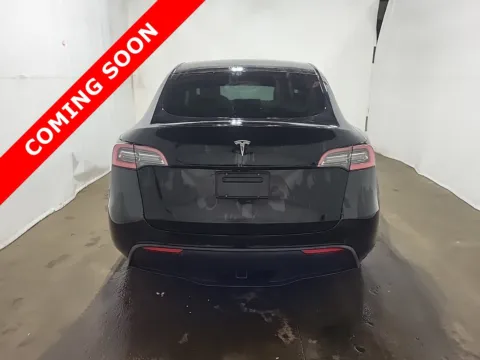 More photos of 2021 Tesla Model Y Standard Range at Auto Boutique Ohio, OH