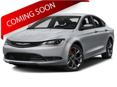 White 2015 Chrysler 200 S for sale in Columbus, OH