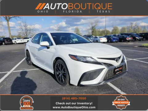 White 2022 Toyota Camry SE for sale in Columbus, OH