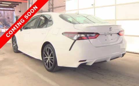 More photos of 2022 Toyota Camry SE at Auto Boutique Ohio, OH