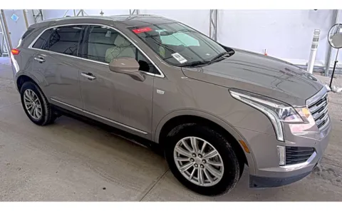 Another view of 2018 Cadillac XT5 Luxury FWD for sale in Columbus, OH at Auto Boutique Ohio