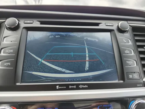 More photos of 2017 Toyota Highlander XLE at Auto Boutique Ohio, OH