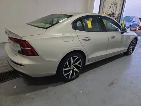 More photos of 2020 Volvo S60 Momentum at Auto Boutique Ohio, OH