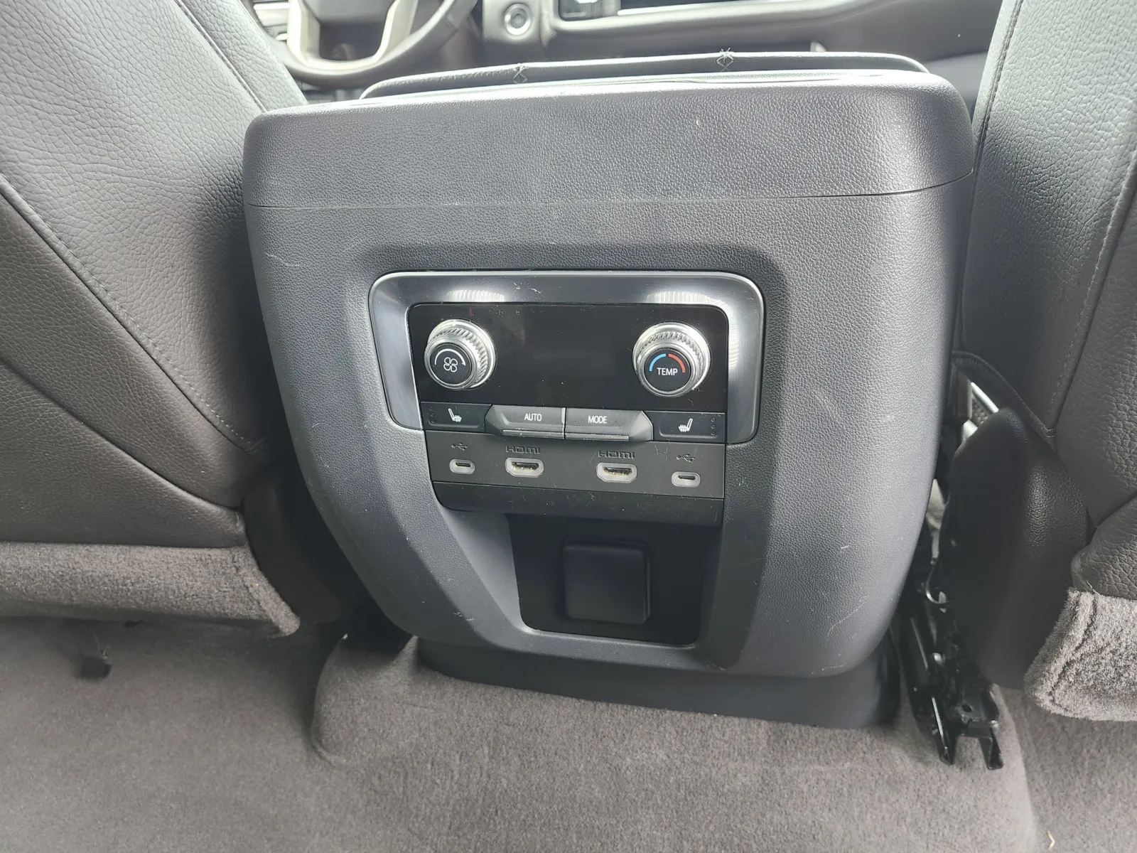 2021 GMC Yukon XL Denali - Photo 25