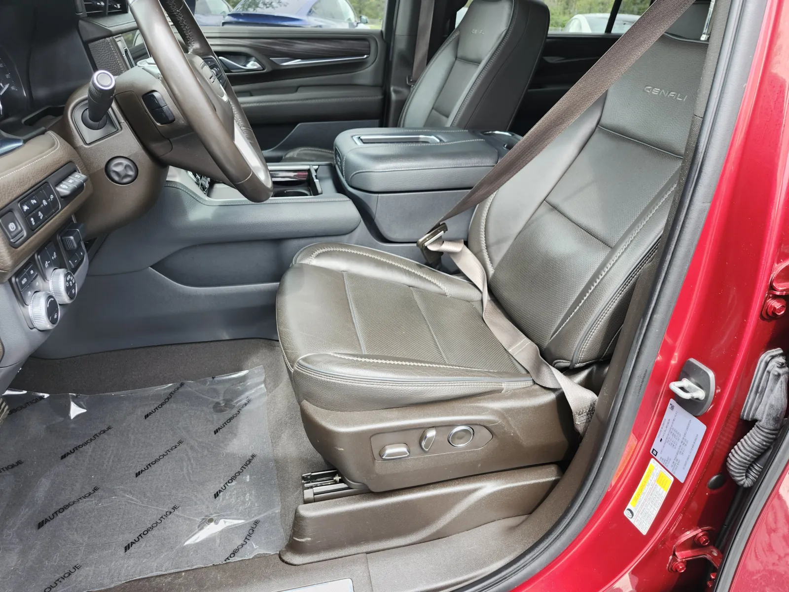 2021 GMC Yukon XL Denali - Photo 28