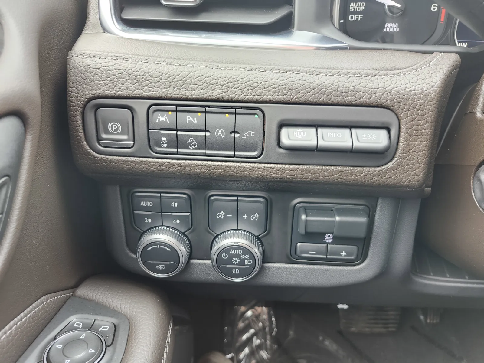 2021 GMC Yukon XL Denali - Photo 39