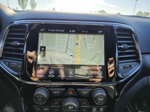 More photos of 2019 Jeep Grand Cherokee Altitude at Auto Boutique Ohio, OH